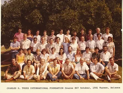 Foto di gruppo del corso numero 47 della Charles H. Tweed International Foundation, a Tucson in Arizona, ottobre 1981
